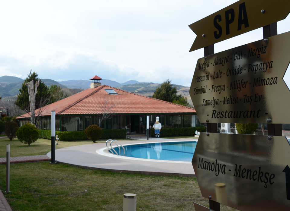 pia-mya-hotel-restaurant-dis